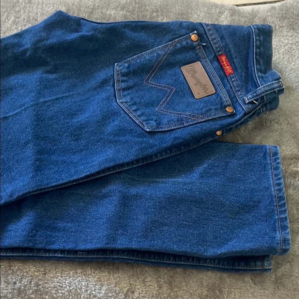 Wrangler Blue cowboy cut Jeans with Classic Indigo Wash